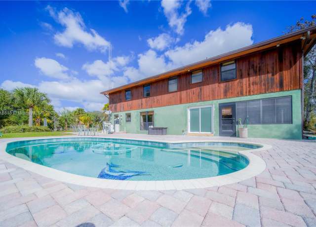 Property at 576 Marshall Rd, West Palm Beach, FL 33413, 5 beds, 3.5 baths
