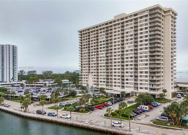 Property at 300 Bayview Dr #903, Sunny Isles Beach, FL 33160, 1 bed, 1.5 baths