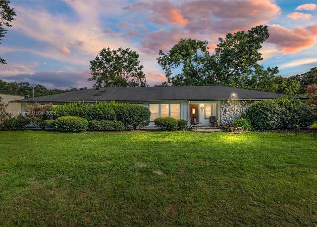 Property at 16525 SW 5th Pl, FL 32669, 4 beds, 3 baths