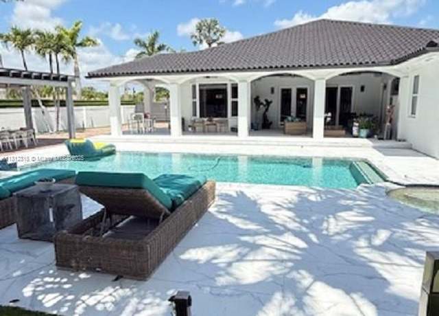 Property at 11390 SW 30th St, Miami, FL 33165, 4 beds, 3 baths