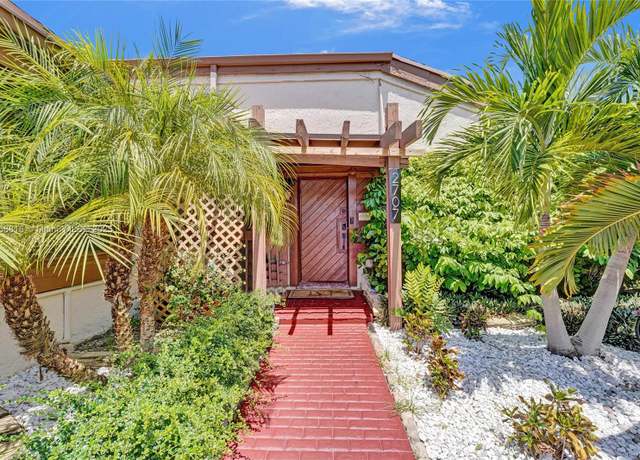 Property at 2707 S Parkview Dr, Hallandale Beach, FL 33009, 3 beds, 2 baths