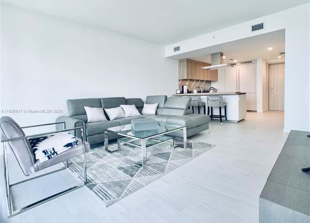 Property at 1000 Brickell Plz #4504, Miami, FL 33131, 1 bed, 1 bath