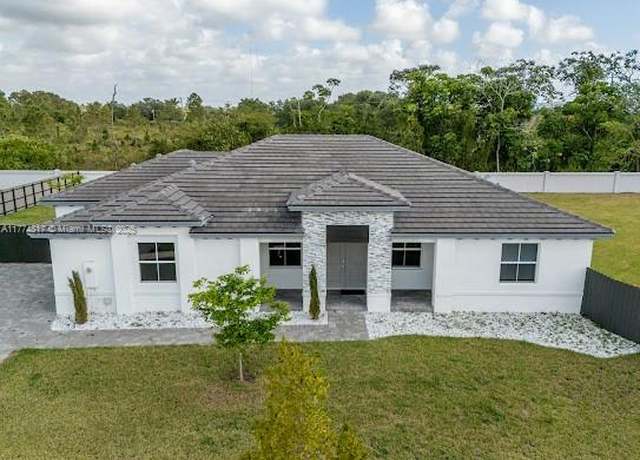 Property at 16725 SW 290 Ln, Homestead, FL 33030, 4 beds, 3.5 baths