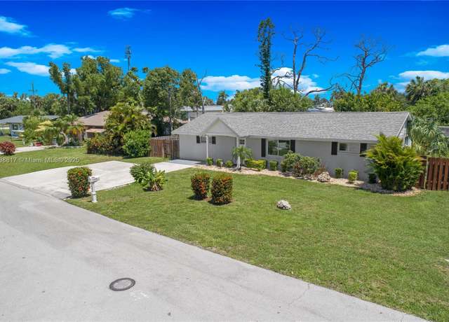 Property at 11450 Heidi Lee Ln, Fort Myers, FL 33098, 3 beds, 2 baths