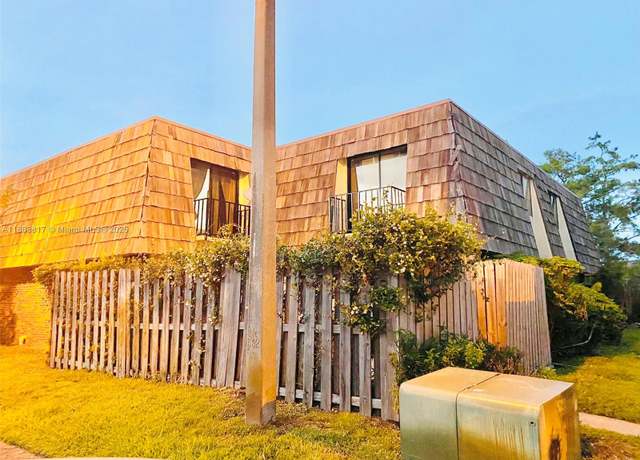 Property at 1705 Forest Lakes Cir Unit A, West Palm Beach, FL 33406, 3 beds, 2.5 baths