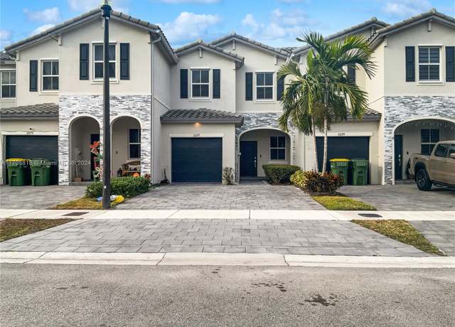 Property at 2677 SE 13th St, Homestead, FL 33035, 3 beds, 2.5 baths