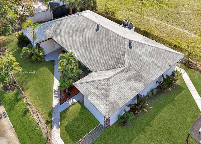 Property at 400 NE 2nd St, Boynton Beach, FL 33435, 6 beds, 6 baths