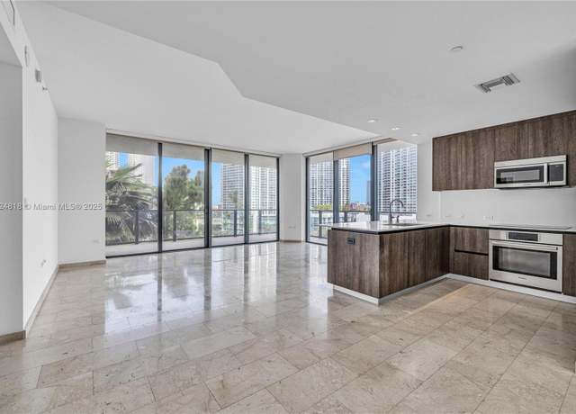 Property at 68 SE 6th St #712, Miami, FL 33131, 2 beds, 2.5 baths