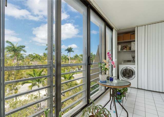 Property at 20401 NE 30th Ave Unit 416-8, Aventura, FL 33180, 2 beds, 2 baths