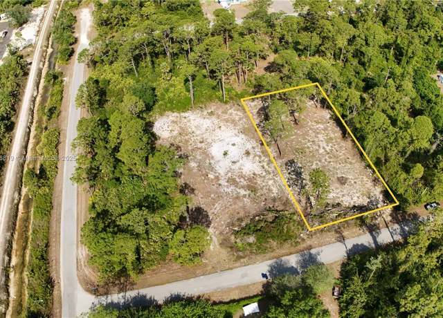 Property at 2005 Culumbus Ave, Other City - In The State Of Florida, FL 33920