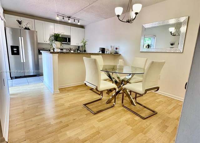 Property at 4306 43rd Way, West Palm Beach, FL 33407, 2 beds, 2.5 baths