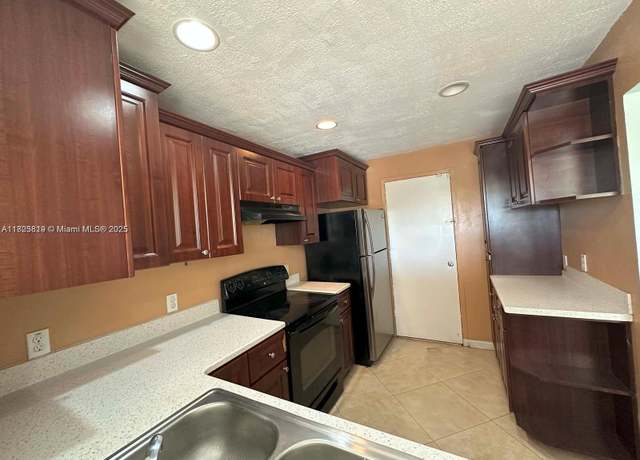 Property at 4848 NW 24th Ct #322, Lauderdale Lakes, FL 33313, 2 beds, 2 baths