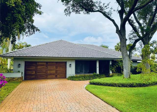 Property at 1 E Balfour Rd E, Palm Beach Gardens, FL 33418, 4 beds, 2.5 baths