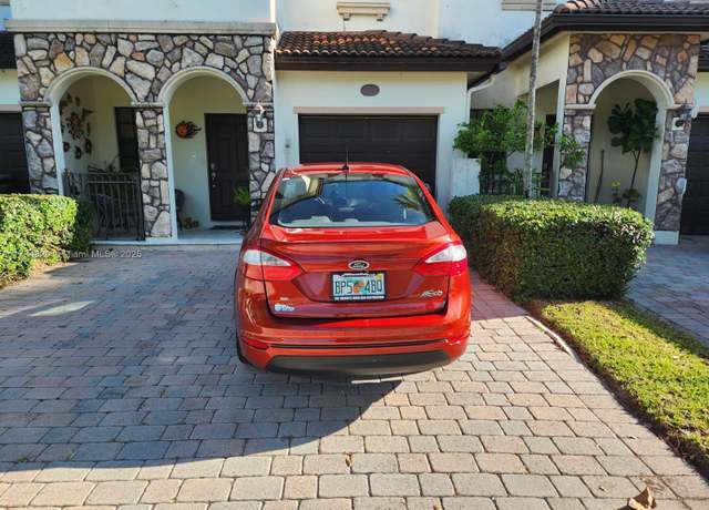 Property at 3717 NE 4th St #3717, Homestead, FL 33033, 4 beds, 3.5 baths