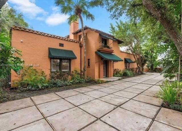 Property at 1006 S Greenway Dr, Coral Gables, FL 33134, 5 beds, 5.5 baths
