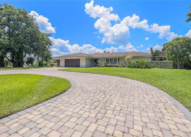 Property at 10850 SW 25th St, Davie, FL 33324, 6 beds, 3.5 baths
