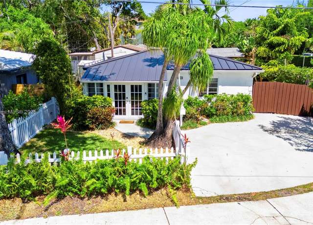 Property at 901 SW 9th St, Fort Lauderdale, FL 33315, 3 beds, 2 baths