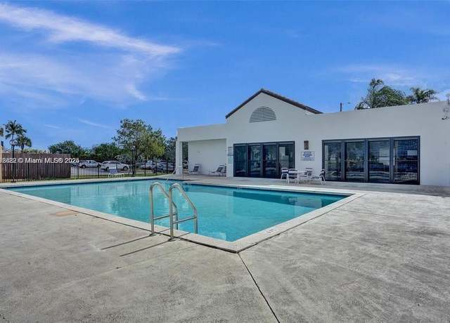 Property at 212 Lake Pointe Dr #210, Oakland Park, FL 33309, 2 beds, 2 baths
