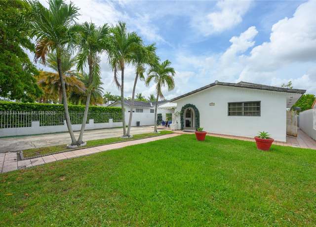 Property at 11870 SW 5th St, Miami, FL 33184, 5 beds, 4 baths