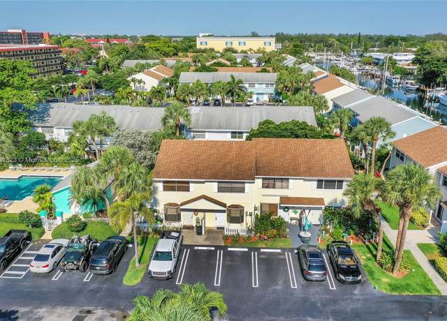 Property at 2699 NE 15th St, Pompano Beach, FL 33062, 2 beds, 2.5 baths