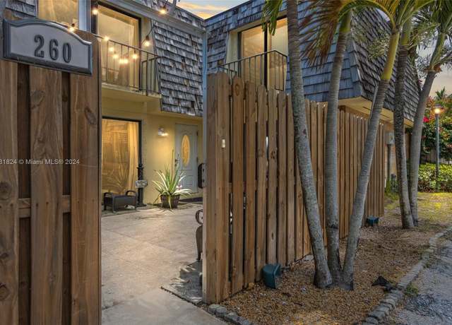 Property at 260 Arabian Rd, Palm Springs, FL 33461, 2 beds, 2 baths