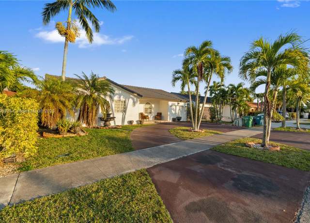 Property at 17803 SW 152nd Pl, Miami, FL 33187, 3 beds, 2 baths