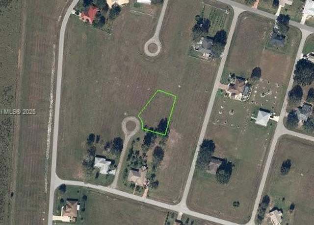 Property at 817 Trident Ct, Sebring, FL 33876