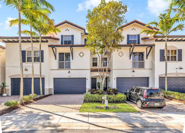 Property at 4718 S Prive Cir, Delray Beach, FL 33445, 4 beds, 3.5 baths