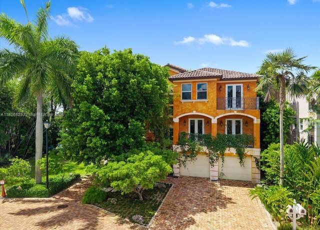 Property at 5843 Paradise Point Dr, Palmetto Bay, FL 33157, 3 beds, 3.5 baths