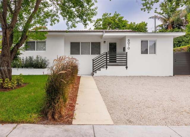 Property at 6070 SW 42nd St, Miami, FL 33155, 3 beds, 2.5 baths