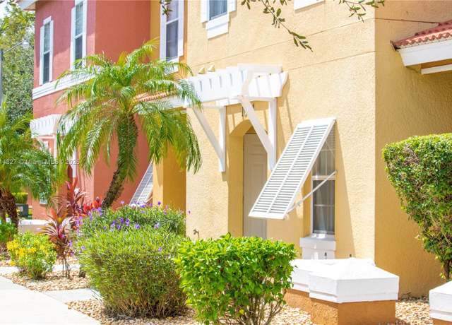 Property at 1000 Park Club Dr, Kissimmee, FL 34746, 3 beds, 2.5 baths