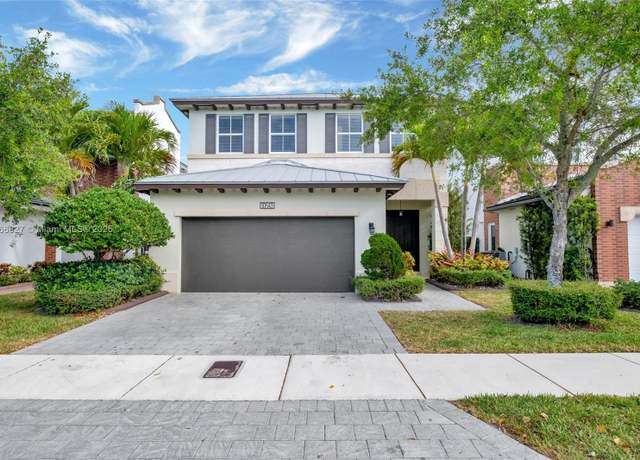 Property at 10543 NW 70th Ln, Doral, FL 33178, 4 beds, 4 baths