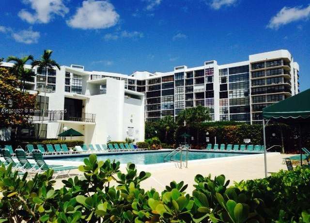 Property at 1000 Parkview Dr #605, Hallandale Beach, FL 33009, 1 bed, 1.5 baths