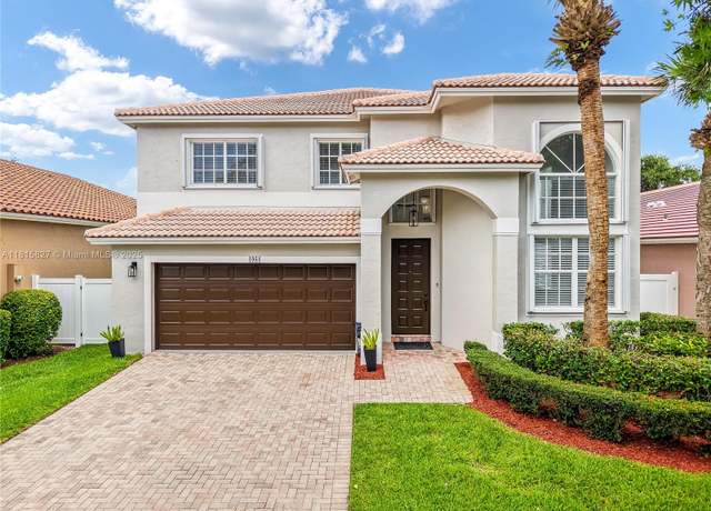 Property at 1981 NW 171st Ave, Pembroke Pines, FL 33028, 4 beds, 3 baths