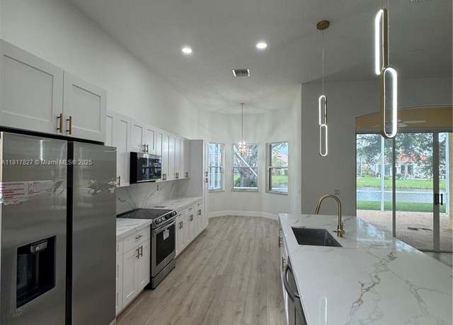 Property at 7020 Demedici Cir, Delray Beach, FL 33446, 2 beds, 2 baths