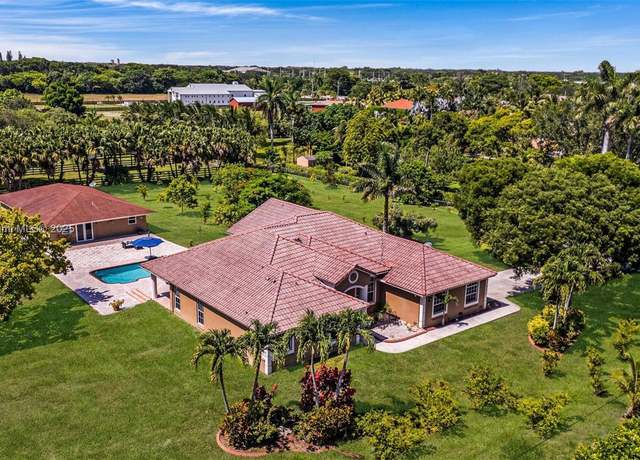 Property at 12851 Luray Rd, Southwest Ranches, FL 33330, 7 beds, 5 baths