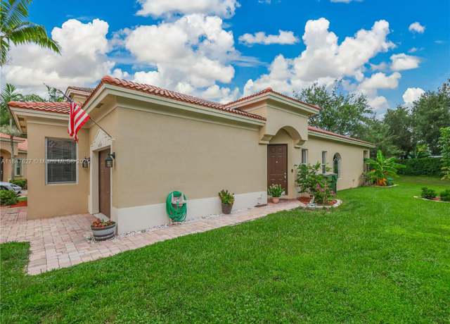 Property at 3910 NE 10th Dr, Homestead, FL 33033, 4 beds, 2 baths