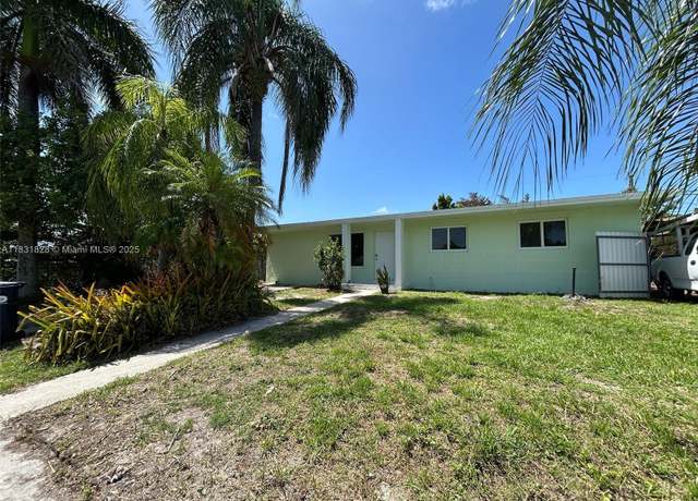 Property at 11865 SW 186th St, Miami, FL 33177, 4 beds, 2 baths