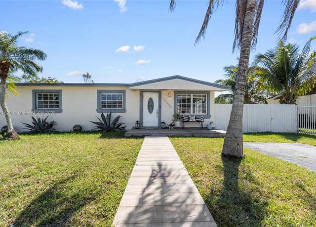 Property at 15320 SW 308th St, Homestead, FL 33033, 4 beds, 2 baths