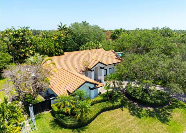 Property at 16125 SW 84th Pl, Palmetto Bay, FL 33157, 4 beds, 2.5 baths