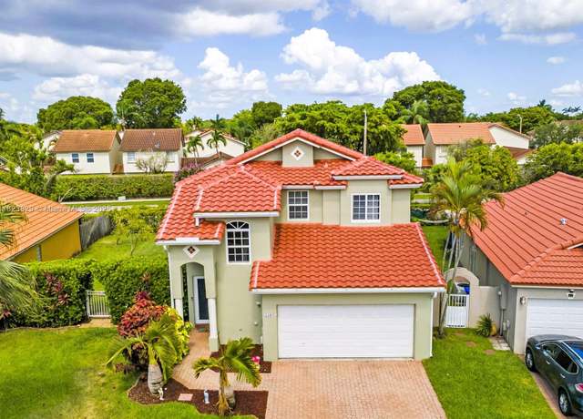 Property at 550 NW 107th Ave, Pembroke Pines, FL 33026, 4 beds, 2.5 baths