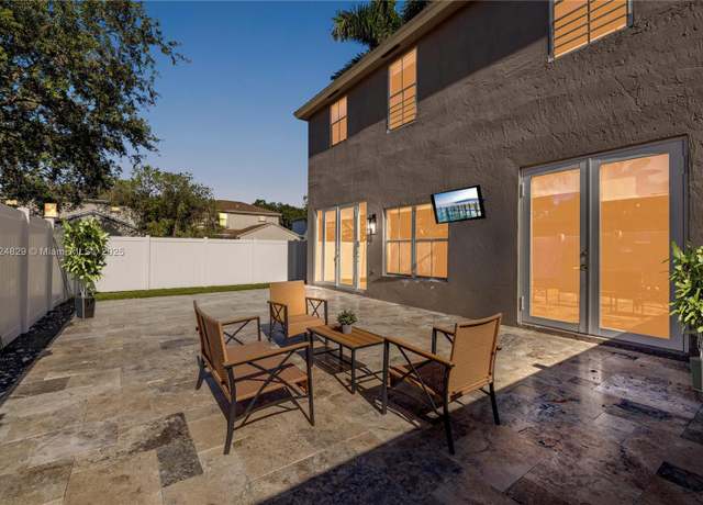 Property at 20709 NW 1st St, Pembroke Pines, FL 33029, 3 beds, 2.5 baths