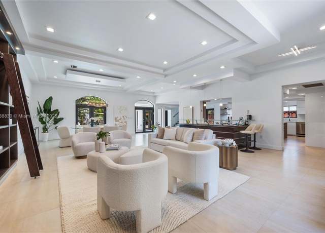 Property at 20600 NE 22nd Pl, Miami, FL 33180, 7 beds, 5 baths