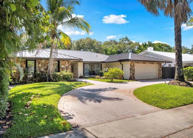 Property at 3721 N Park Rd, Hollywood, FL 33021, 5 beds, 3 baths