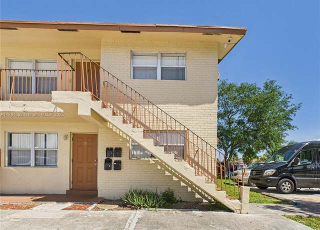 Property at 1201 NW 30th Ave, Fort Lauderdale, FL 33311, 20 beds, 10 baths