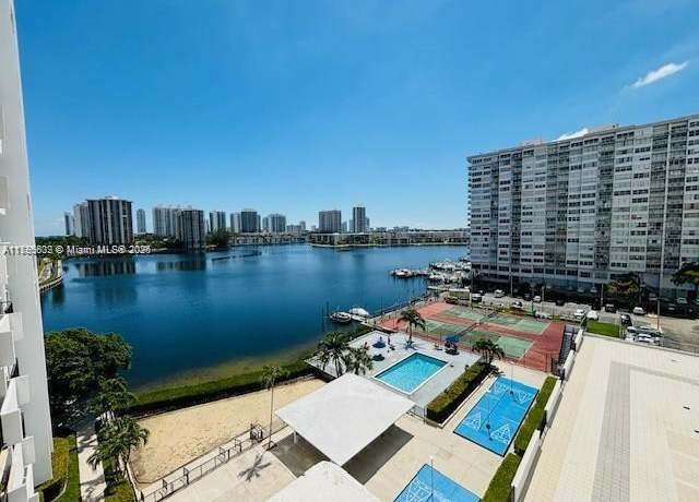 Property at 2780 NE 183rd St #810, Aventura, FL 33160, 1 bed, 1 bath