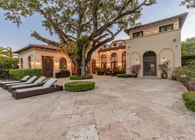 Property at 9801 SW 60th Ct, Pinecrest, FL 33156, 9 beds, 9.5 baths