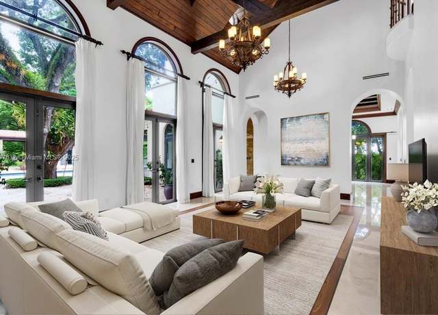 Property at 9801 SW 60th Ct, Pinecrest, FL 33156, 9 beds, 9.5 baths