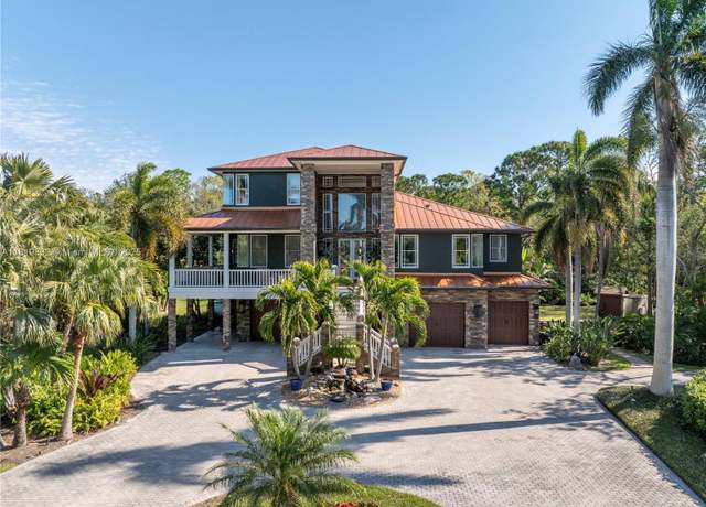 Property at 8755 Commodore Dr, Seminole, FL 33776, 5 beds, 5 baths