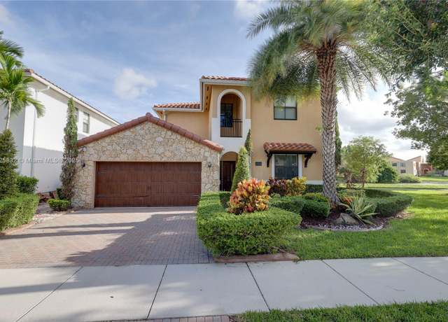 Property at 10040 NW 10th St, Miami, FL 33172, 4 beds, 3 baths
